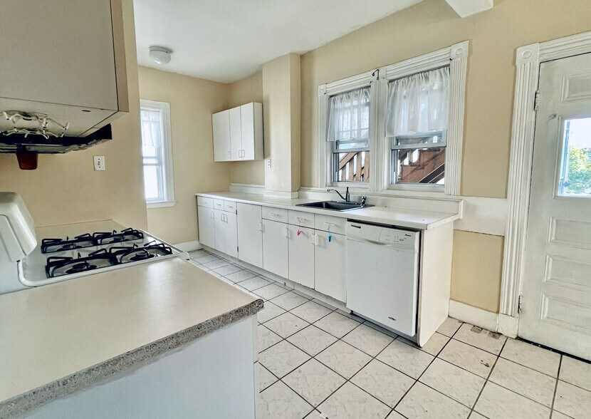 Building Photo - 3 Washburn Ter
