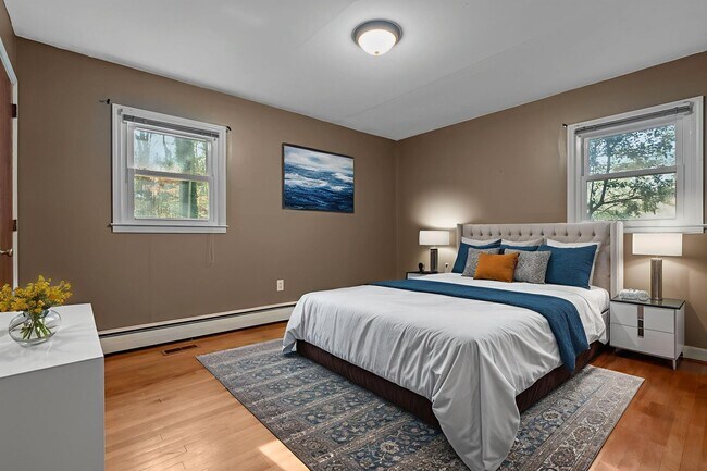 Building Photo - Charming 3-bedroom, 2-bath traditional home situated less than two miles from Clemson University!