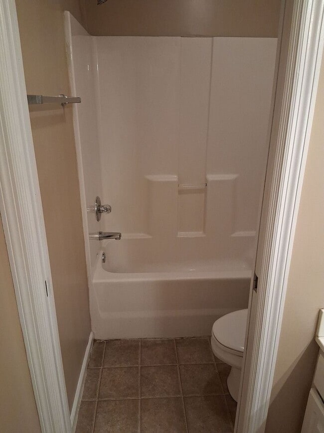 Building Photo - 3bed/2bath available August 01st!  $3000 Monthly Rent includes TWO assigned parking spaces