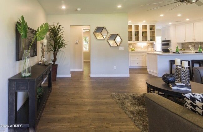 Building Photo - 2026 S El Camino Dr