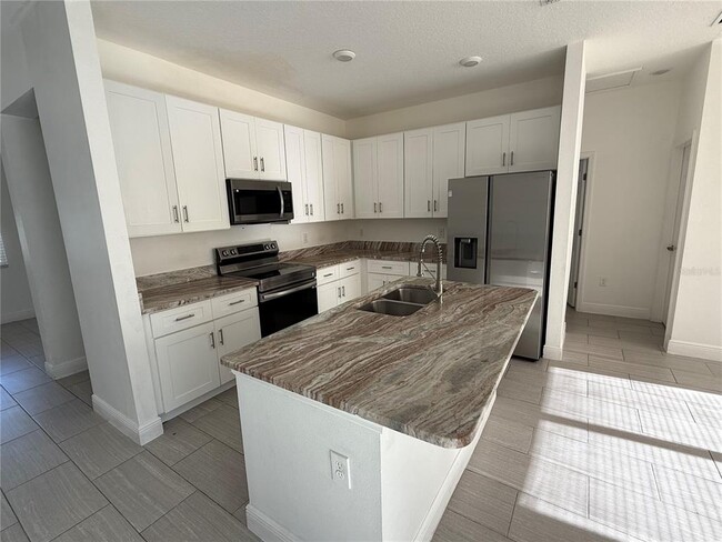 Building Photo - 734 Hudson Valley Dr