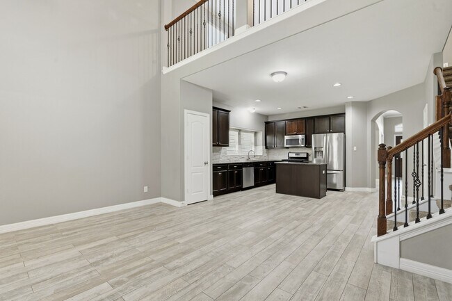 Building Photo - 1715 Round Oak Ln