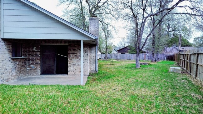 Building Photo - 10150 Valley Club Dr