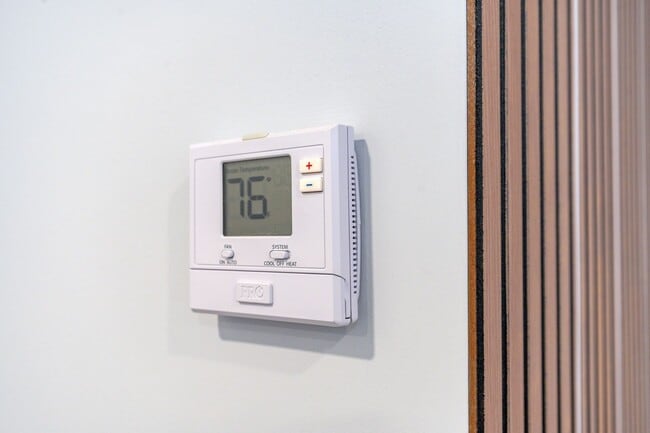 Building Photo - Newly Renovated 2-Bedroom 1-Bathroom Home in Port Richmond Available Now!