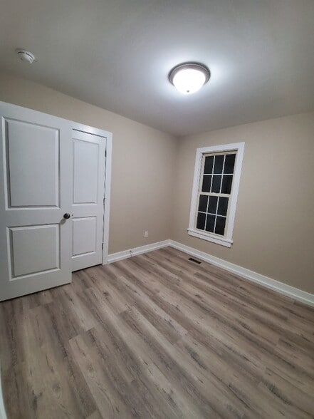 Building Photo - 83 E Boxley Dr