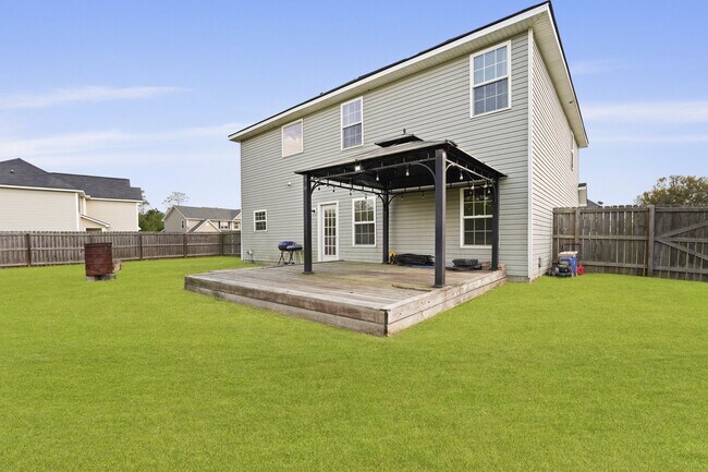 Building Photo - 966 Mustang Ln NE
