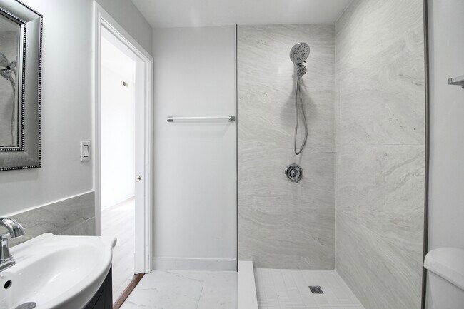 Building Photo - 3720 S Indiana Ave