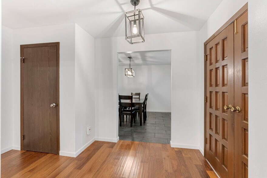 Building Photo - 1010 Providence Rd