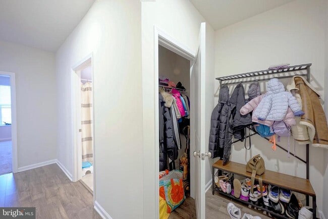 Building Photo - 65 Westmont Dr