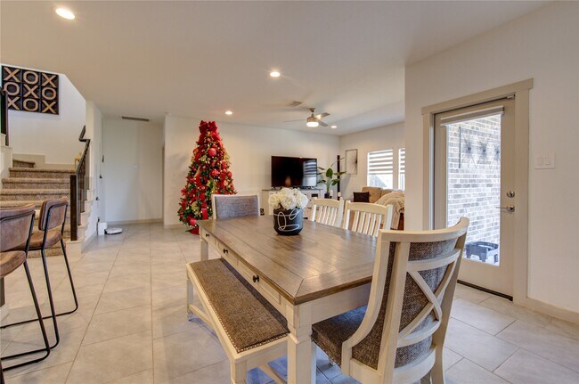 Building Photo - 3902 Elk Crk Ct