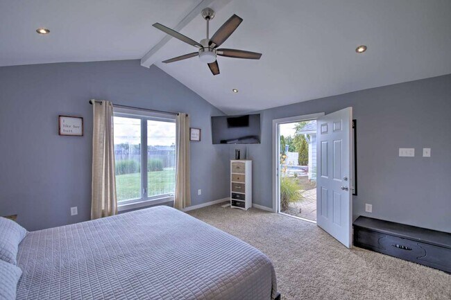 Building Photo - 6447 S Franklin Rd