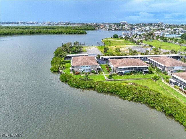 Building Photo - 330 Kon Tiki Dr