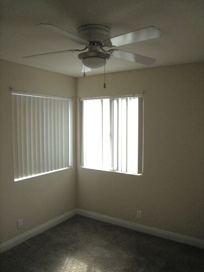Building Photo - Affordable Two Bedroom Condo in a Great Location