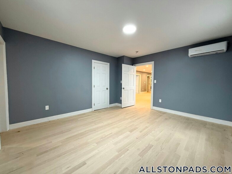 Building Photo - 8 Brentwood St