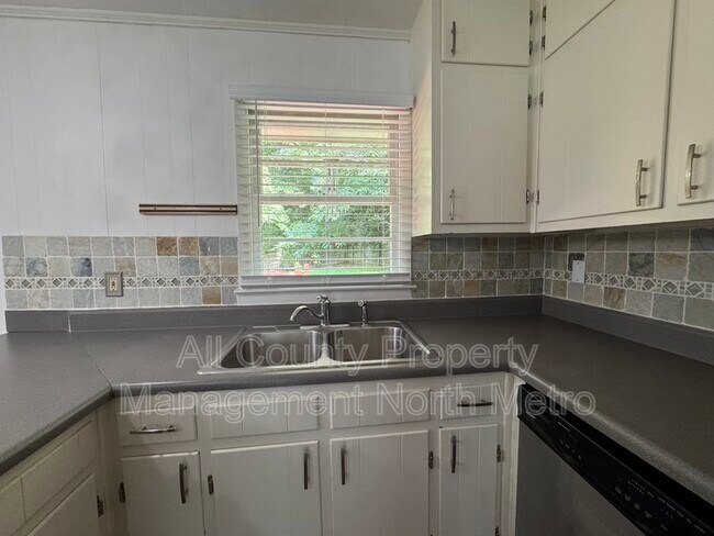 Building Photo - 4098 Idlevale Dr