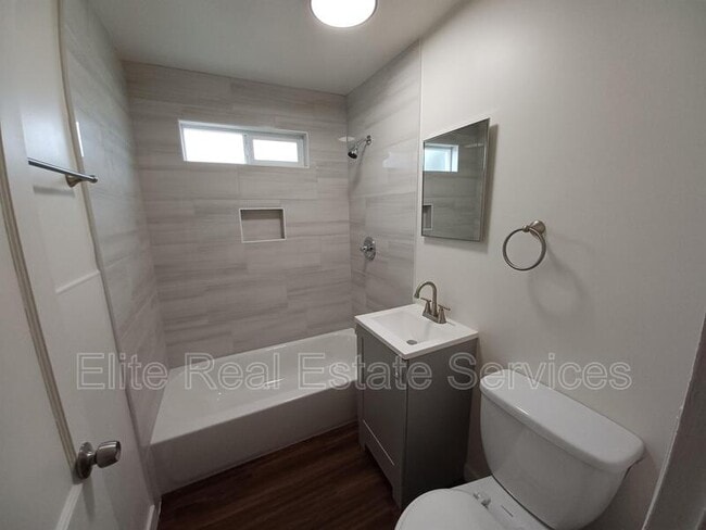 Primary Photo - 239 Cottonwood Rd
