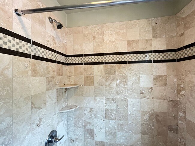 Building Photo - Mansfield Heights | 317-319 Mansfield St.