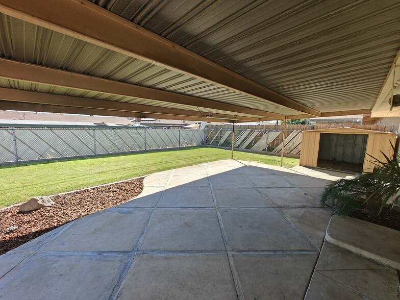 Building Photo - 909 Dwina Ave