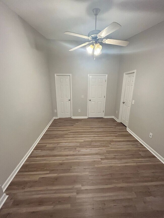 Building Photo - 1379 Pampas Cir