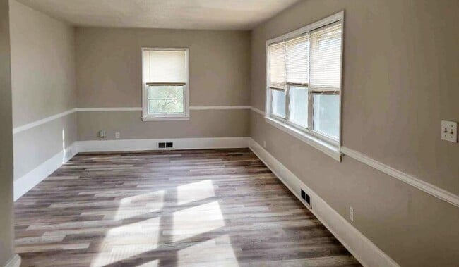 Building Photo - 5405 Hilltop Cir