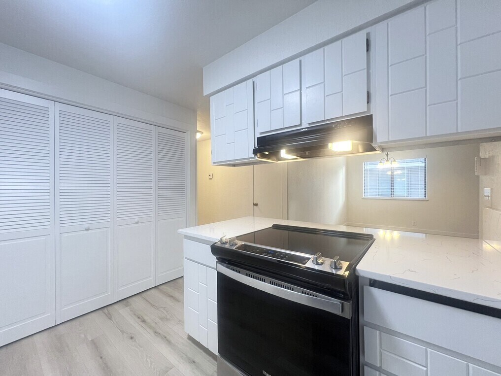 Building Photo - 2004 S Leadville Ave