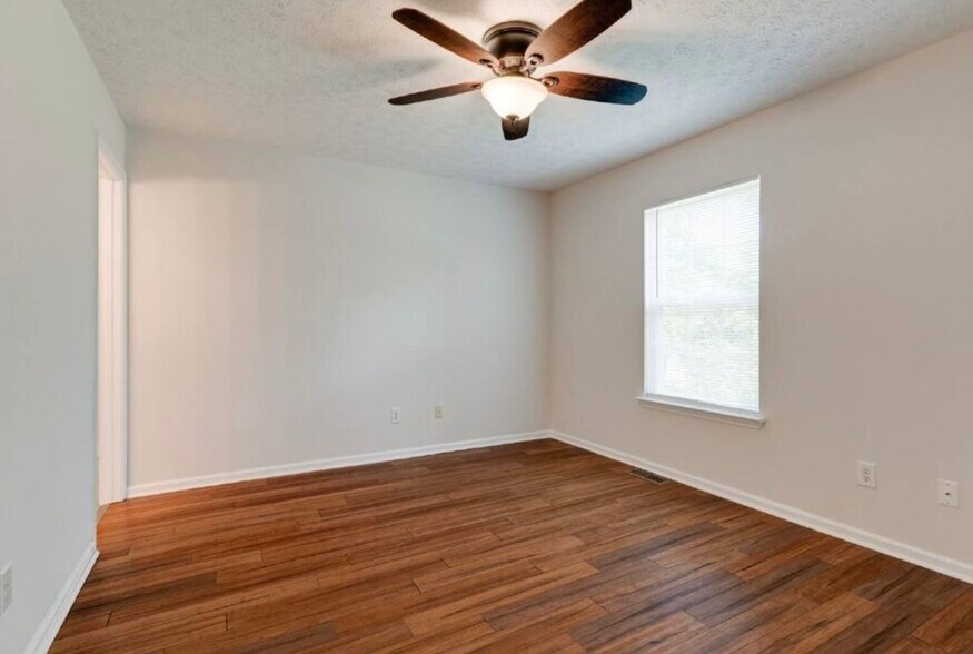 Building Photo - 104 Waterview Dr