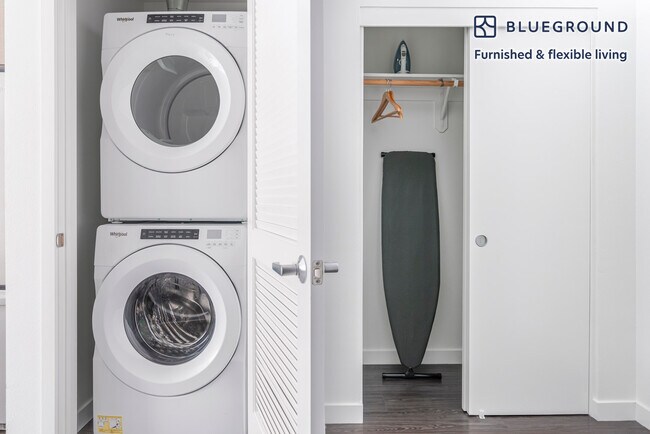 Building Photo - 238 13th St