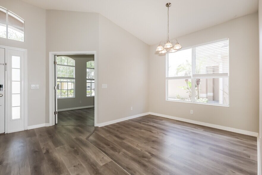 Building Photo - 5234 Clover Mist Dr