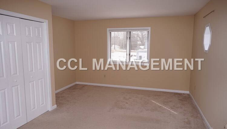 Building Photo - 2704 Norwich St