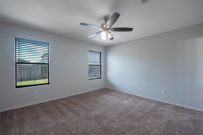 Building Photo - 7939 Yaupon View Dr