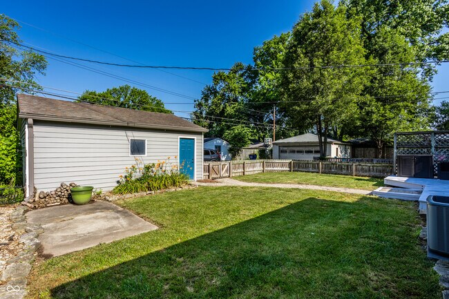 Building Photo - 5860 Primrose Ave