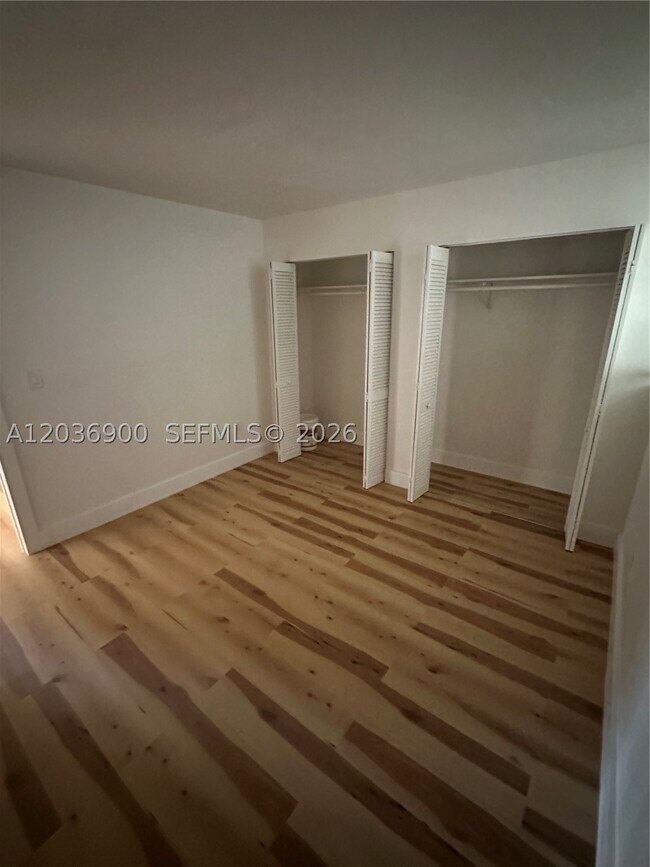 Building Photo - 10090 NW 80th Ct