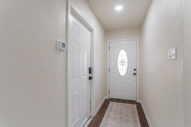 Building Photo - 4913 Deerwood Cir