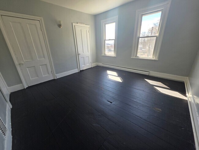 Building Photo - 30-32 Willow Street