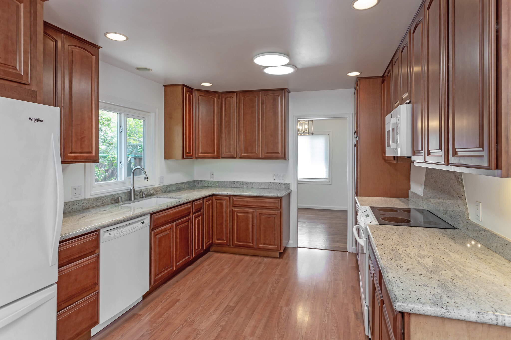 Kitchen - 940 Sequoia Ave