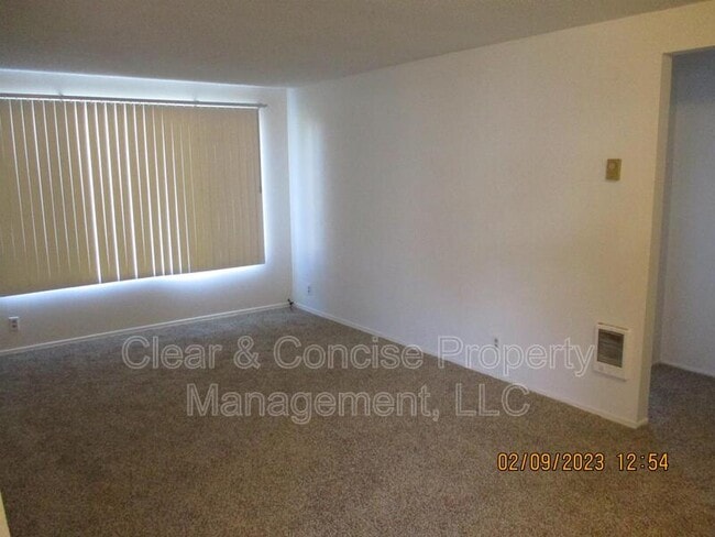 Building Photo - 1337 Laura St