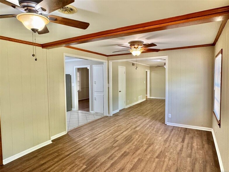 Building Photo - 804 Hillman St