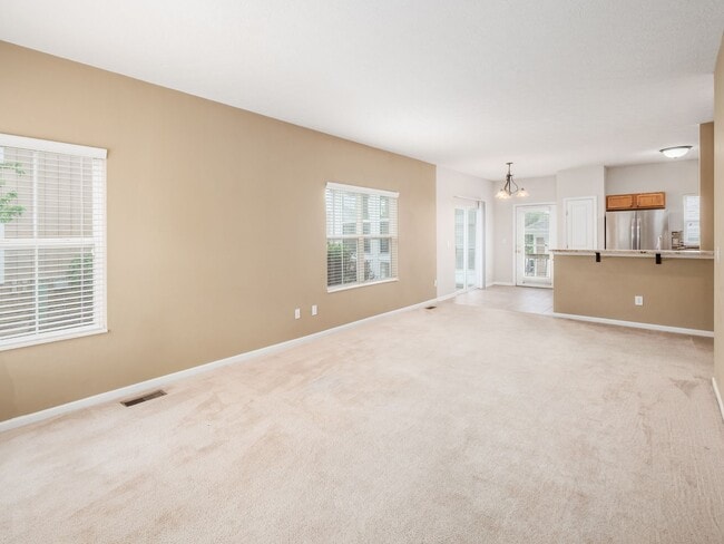 Building Photo - 53 Traditions Way