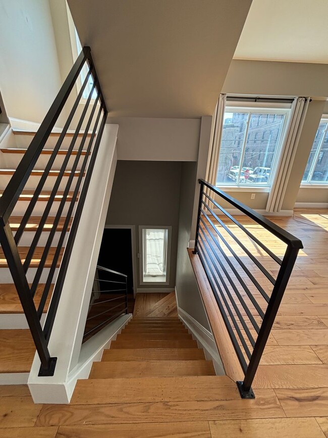 Building Photo - Gorgeous 4 Bedroom house with Three Roof-D...