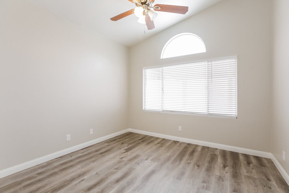 Building Photo - 7680 Beverly Hills Dr