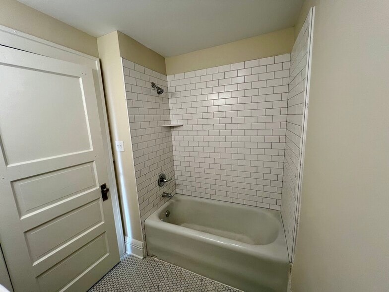 Building Photo - 244 Cleveland Ave S