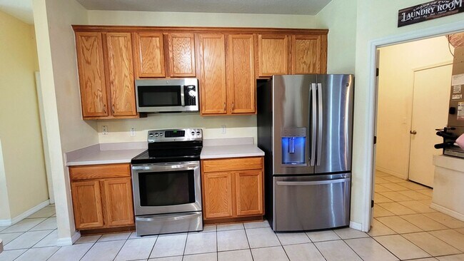 Building Photo - Large Citrus Springs 4/2/2