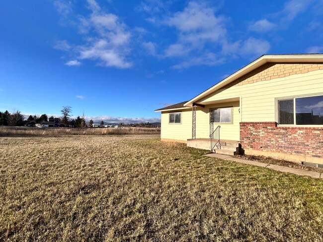 Building Photo - Beautiful 3 Bed 2 Bath House in Post Falls...