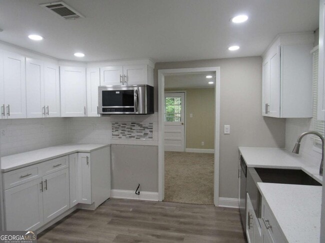 Building Photo - 112 Judy Ave