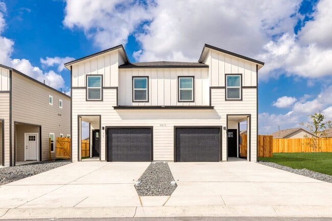 Building Photo - BRAND NEW 3 Bedroom, 2.5 Bathroom, Two-story Townhome