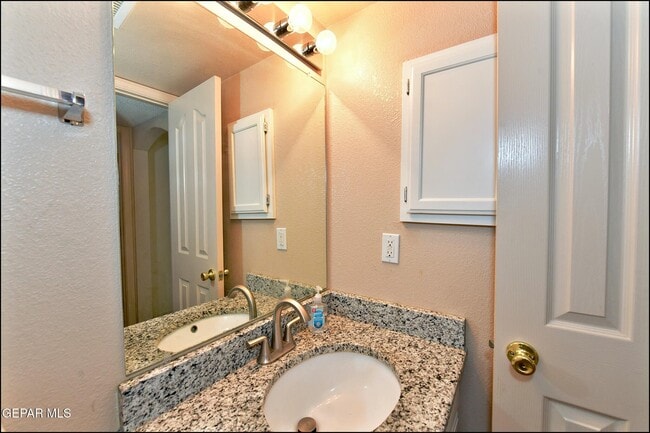 Building Photo - 1416 Stone Canyon Way