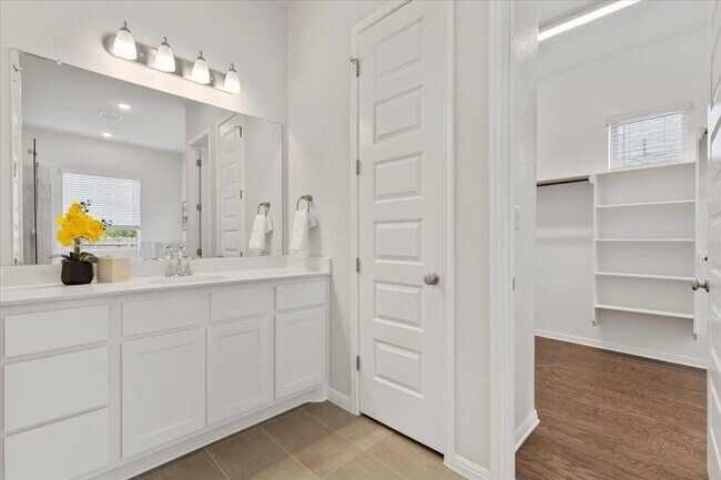 Building Photo - 271 Eclipse Dr