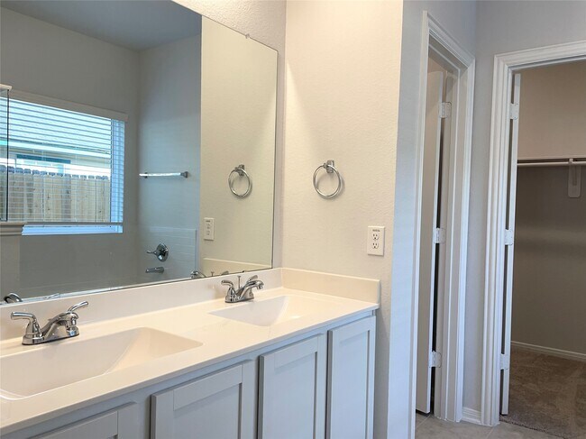 Building Photo - 5002 Winnipeg Blvd