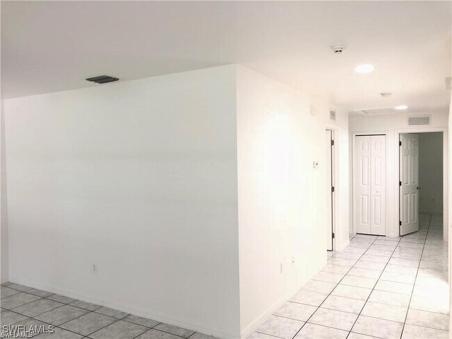 Building Photo - 4733 30th St SW