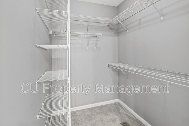 Building Photo - 3003 E Stillwater Landing